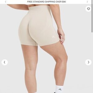 Oneractive seamless shorts 
Color sand 
Size on tag UK M